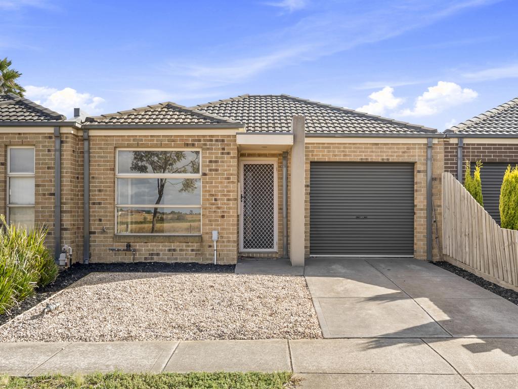 2/76 Westmeadows Lane, Truganina, VIC 3029