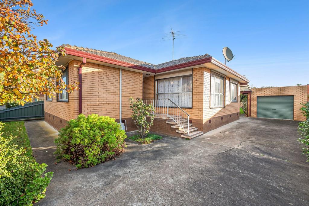27 Willow Cres, Bell Park, VIC 3215