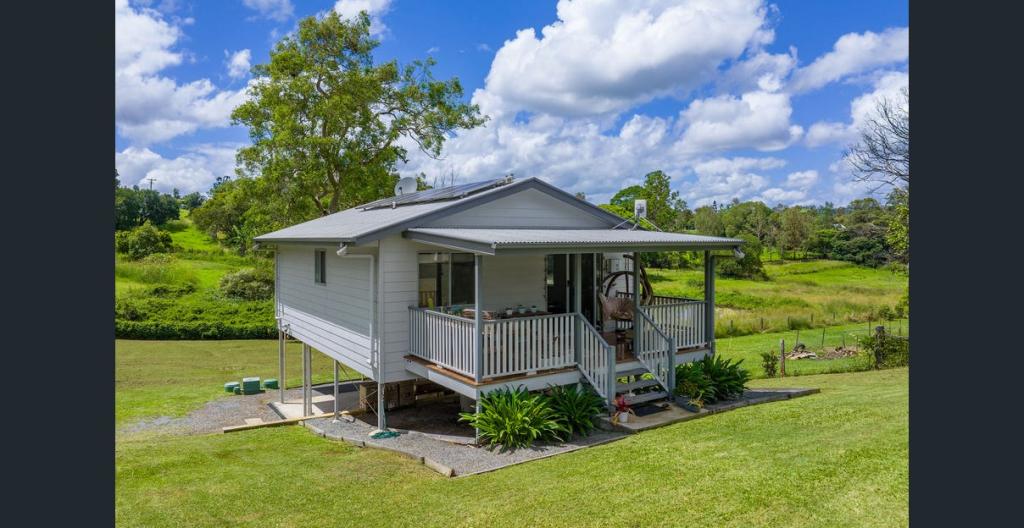 12 Highfield Dr, Chatsworth, QLD 4570