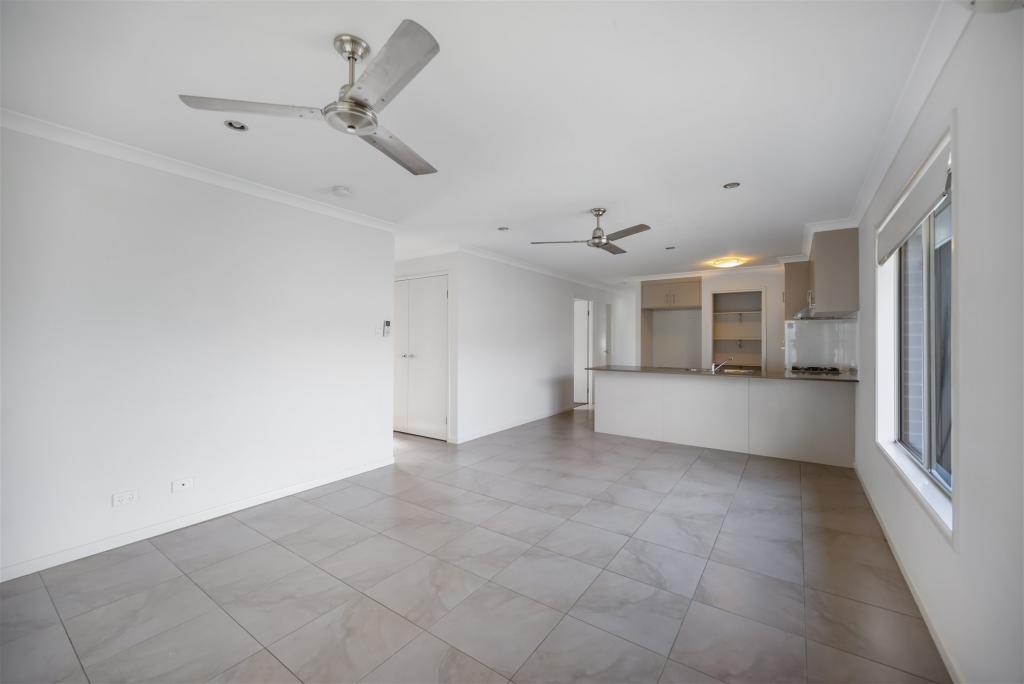 43 Petrel St, Kirkwood, QLD 4680