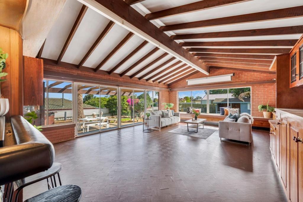 11 Harbourview Rd, Hackham West, SA 5163