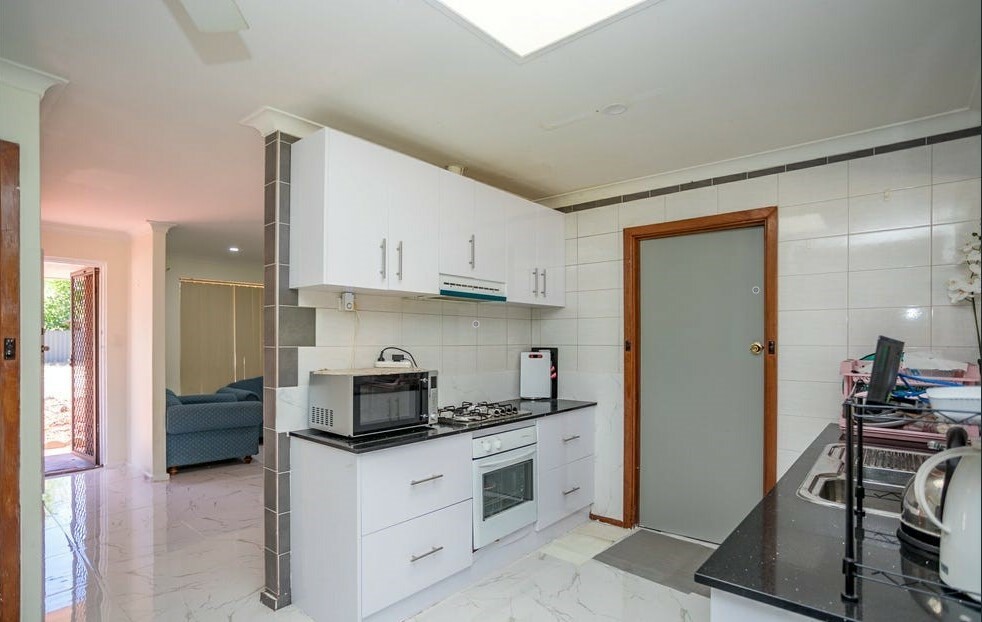 28 Harpenden St, Huntingdale, WA 6110