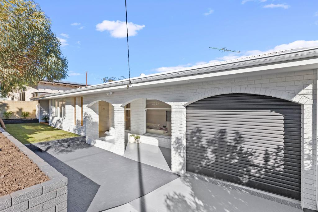 11 Centaur St, Kallaroo, WA 6025