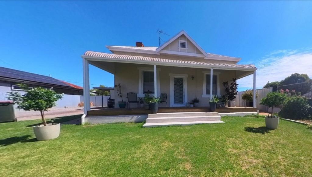 29 WARATAH ST, LEETON, NSW 2705