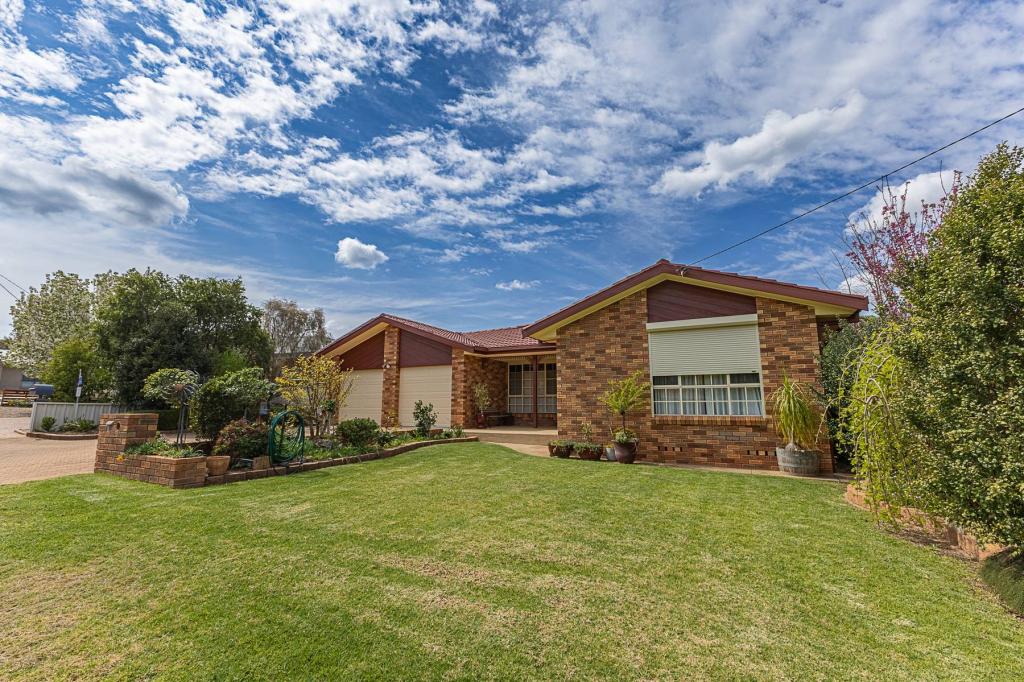 13 Hedgerow Ave, Parkes, NSW 2870