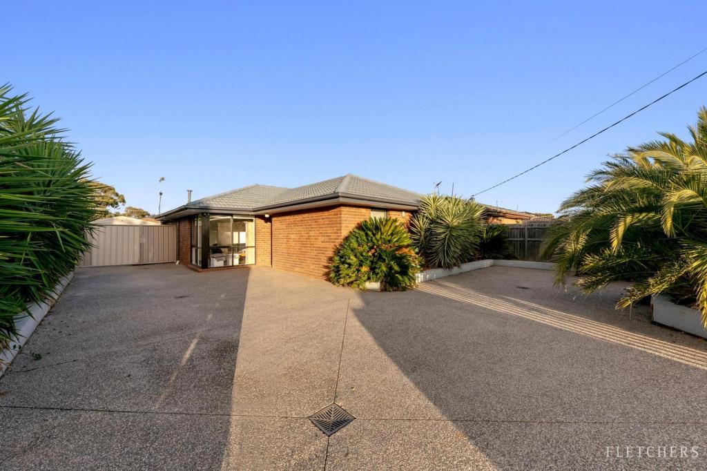 11 EATON ST, MELTON SOUTH, VIC 3338