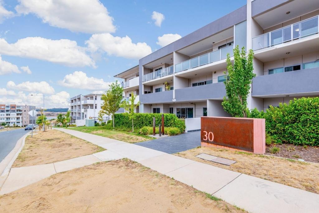225/30 Philip Hodgins St, Wright, ACT 2611