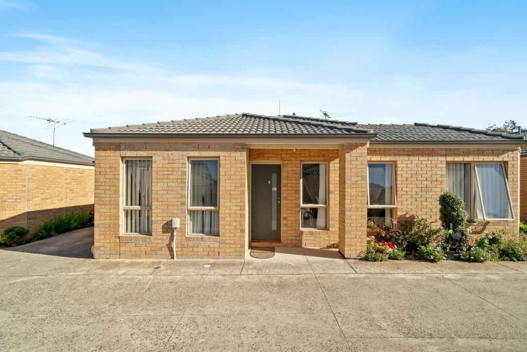 2/4 Black Knight Way, Kurunjang, VIC 3337