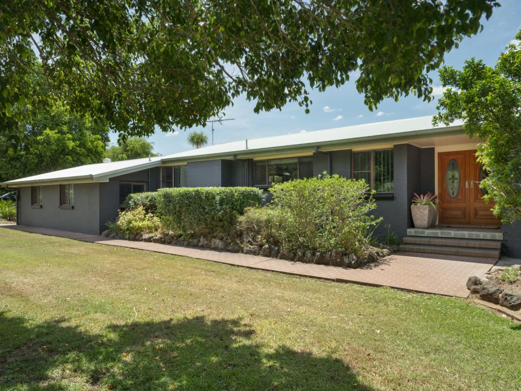 8 Debra St, Withcott, QLD 4352