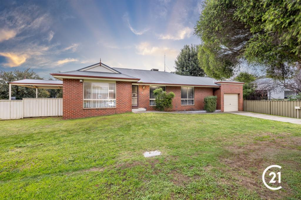 118 PAKENHAM ST, ECHUCA, VIC 3564