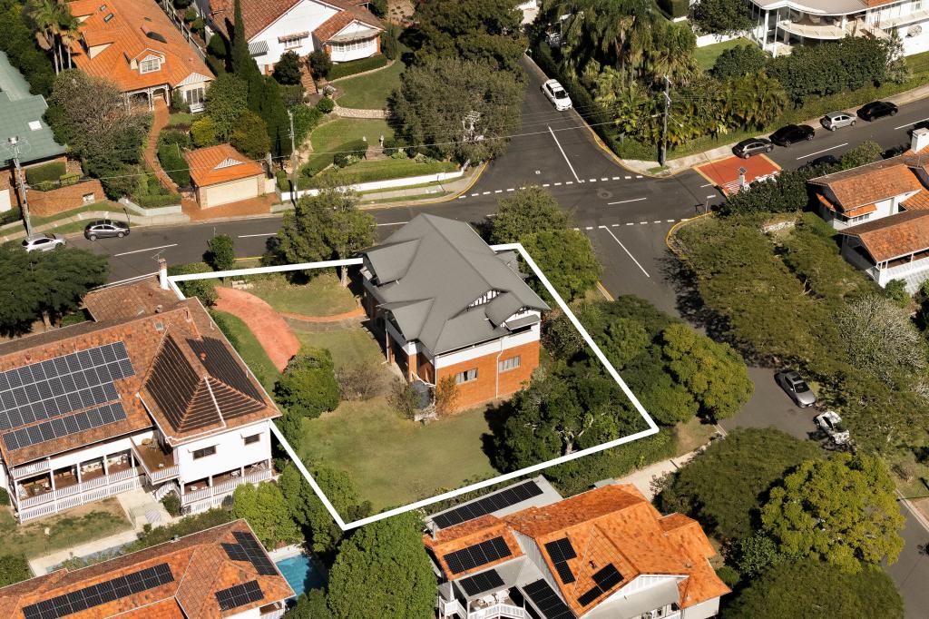 14 Enderley Rd, Clayfield, QLD 4011