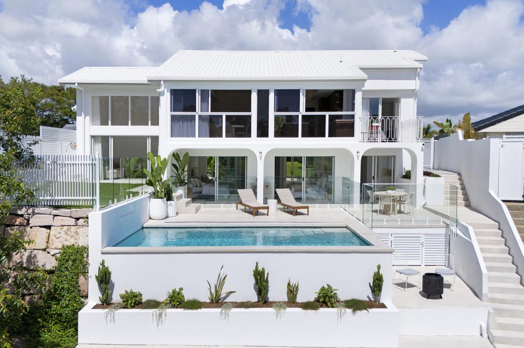 11 Australis Ct, Mermaid Waters, QLD 4218