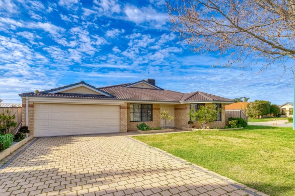 18 Bridge Rd, Canning Vale, WA 6155