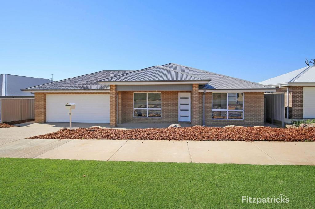 19 Waterhouse Ave, Lloyd, NSW 2650