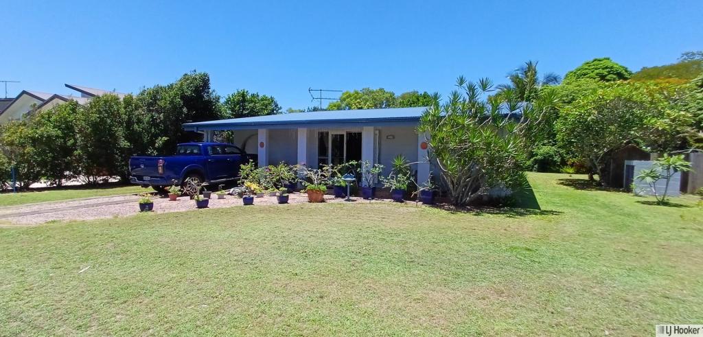 89 Taylor St, Tully Heads, QLD 4854