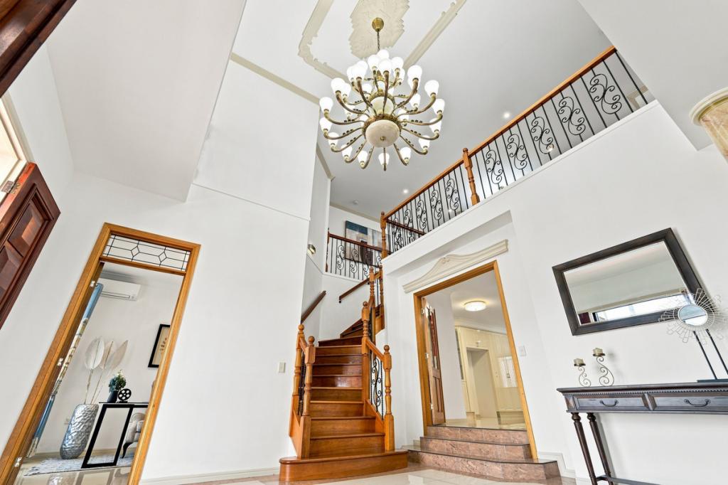 2 Garrawilla St, Robertson, QLD 4109