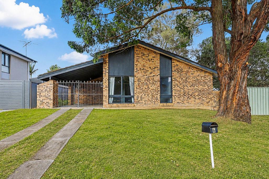 6 REDHOUSE CRES, MCGRATHS HILL, NSW 2756