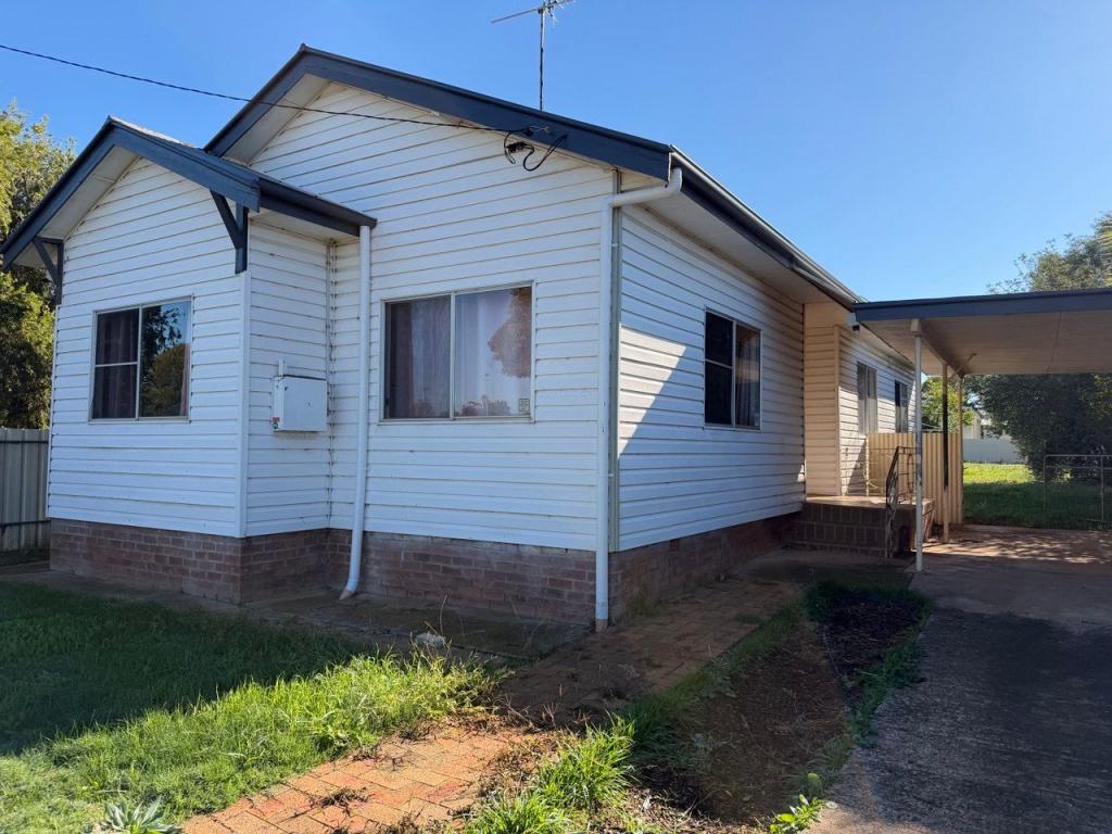 26 Grenfell St, Parkes, NSW 2870