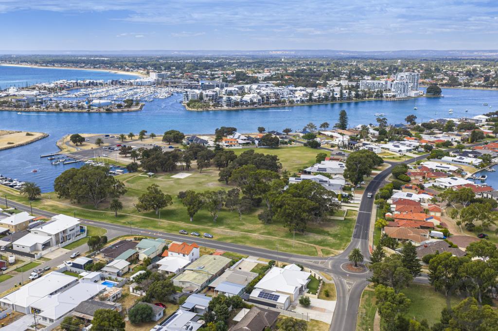 76 Mary St, Halls Head, WA 6210