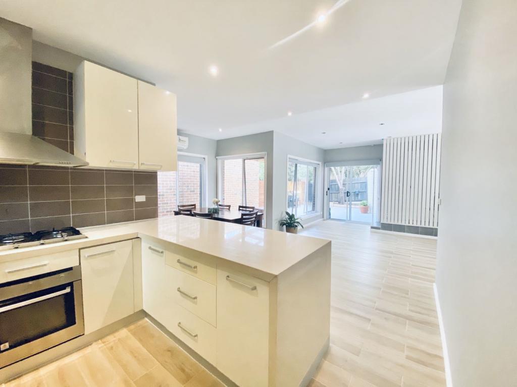 1/2 Pheasant St, Burwood, VIC 3125