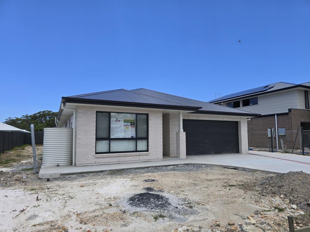 23 Grouper Cres, Moonee Beach, NSW 2450