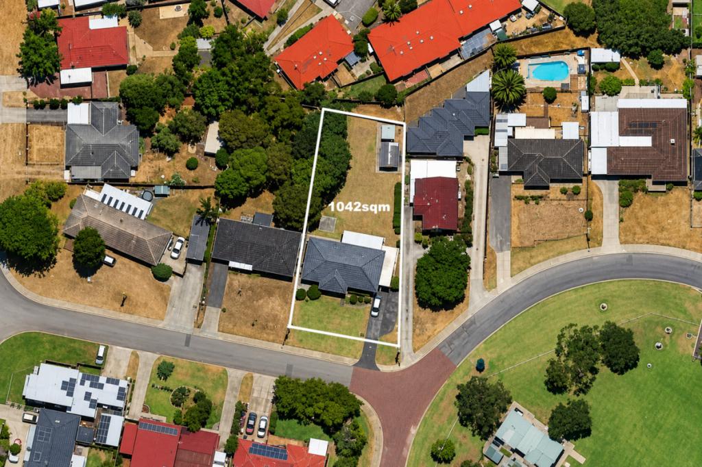 7 Knight Pl, Calista, WA 6167
