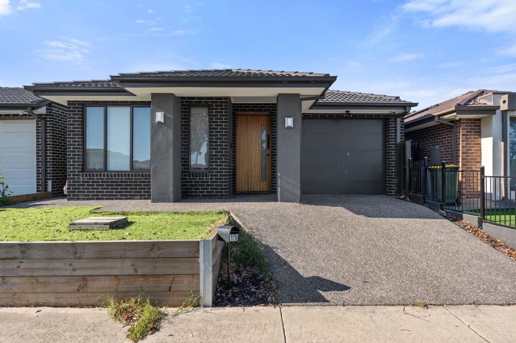 15 Greaves Cres, Kalkallo, VIC 3064