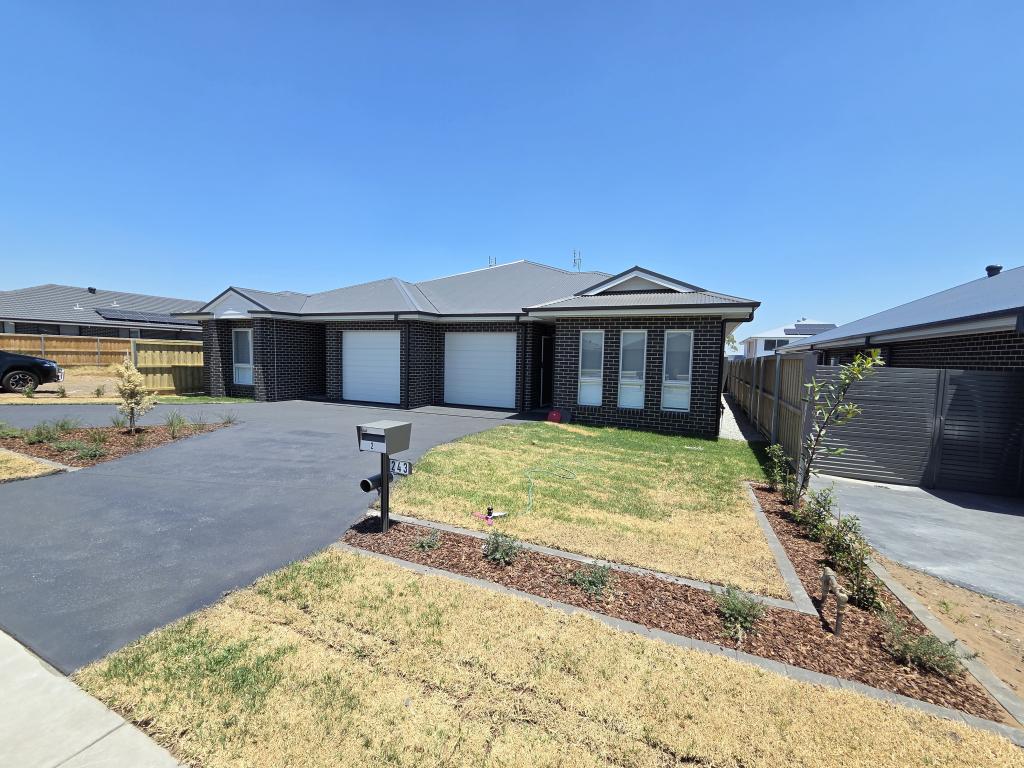 2/243 Settlers Bvd, Chisholm, NSW 2322