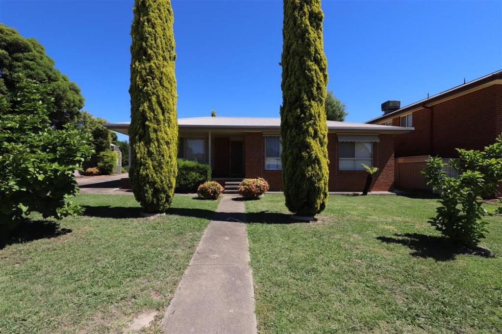 13 Martin Pl, Tumut, NSW 2720