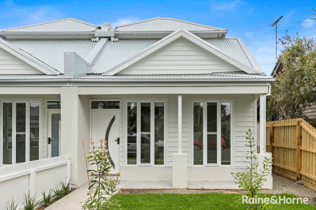 33a Home Rd, Newport, VIC 3015