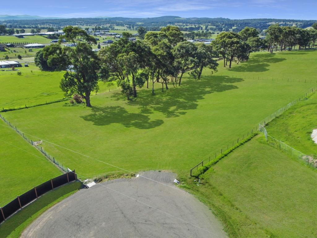 6 Mcbriar Ct, Wy Yung, VIC 3875