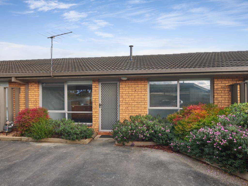 2/11 Archibald Cres, Warragul, VIC 3820