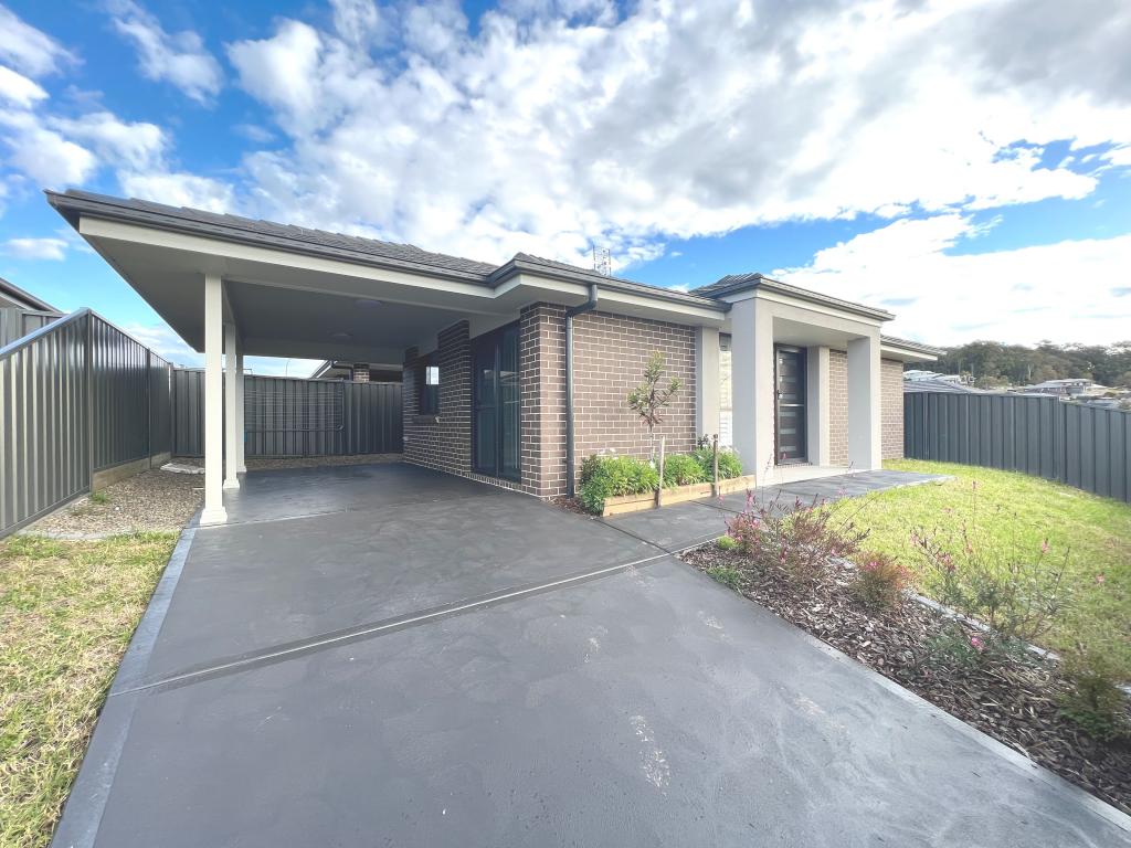 52a Melbourne Rd, Wadalba, NSW 2259