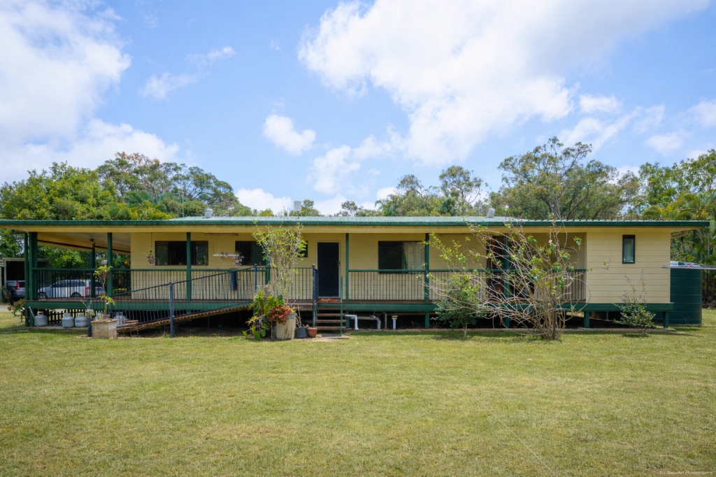 33 Shore Rd W, Booral, QLD 4655
