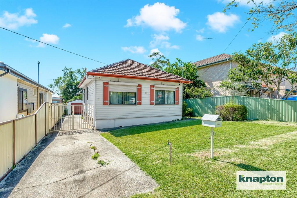 11 Lascelles Ave, Greenacre, NSW 2190