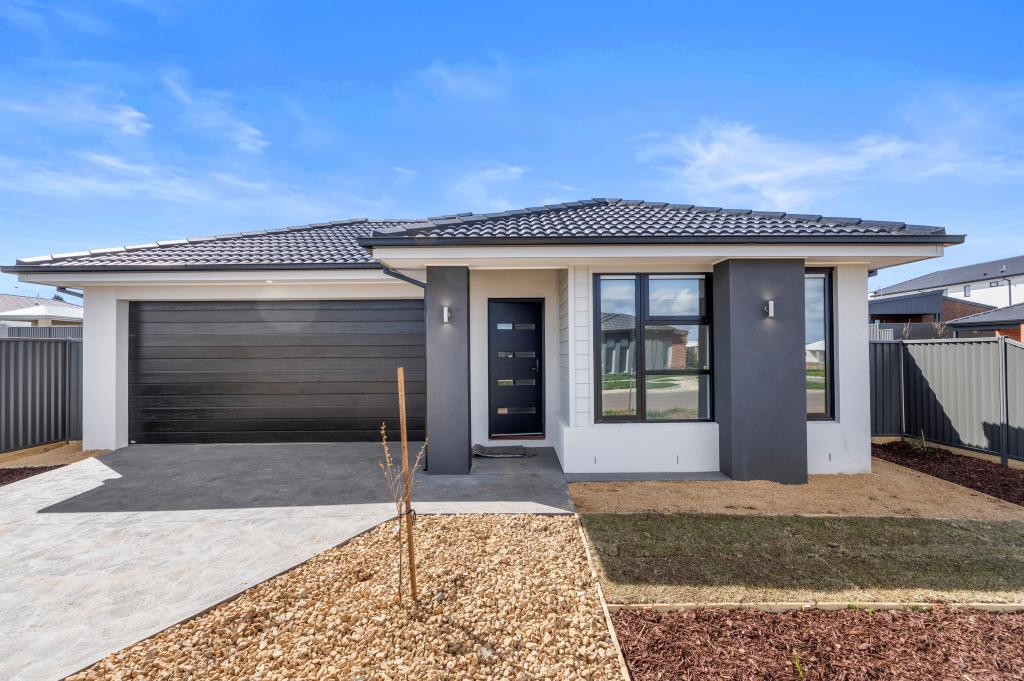46 Hutchinson Dr, Lucas, VIC 3350