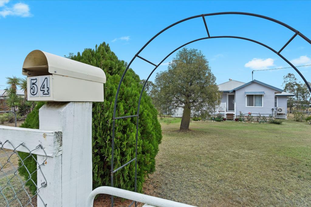 54 Cory St, Oakey, QLD 4401
