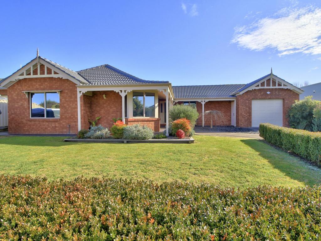 9 Maneroo Ct, Eastwood, VIC 3875