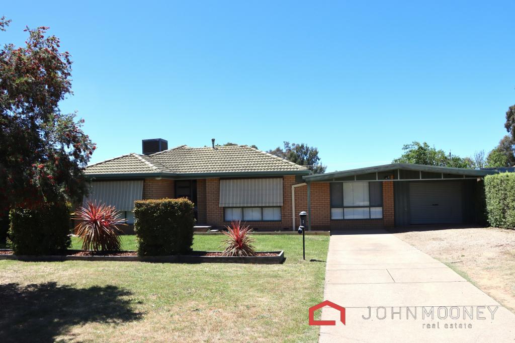 1 Goborra St, Glenfield Park, NSW 2650