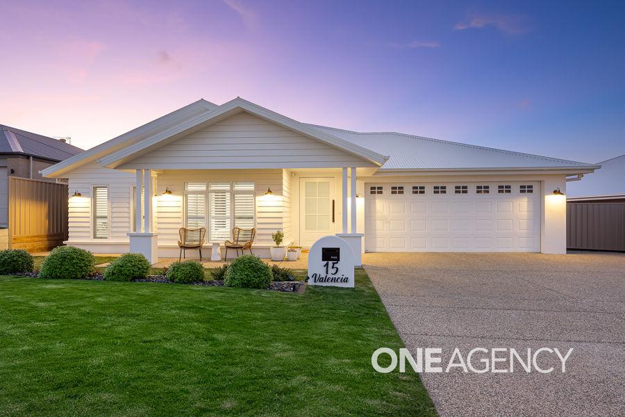 15 Valencia Dr, Gobbagombalin, NSW 2650