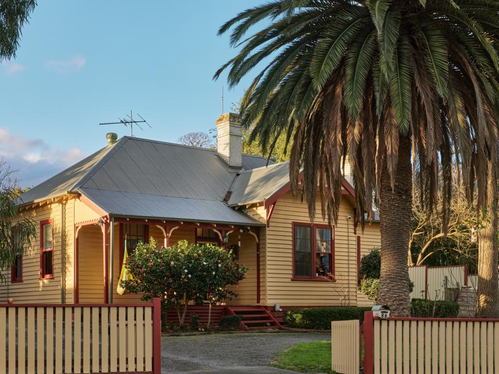 86 Railway Ave, Garfield, VIC 3814