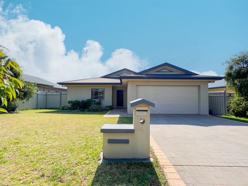 38 Best St, Parkes, NSW 2870