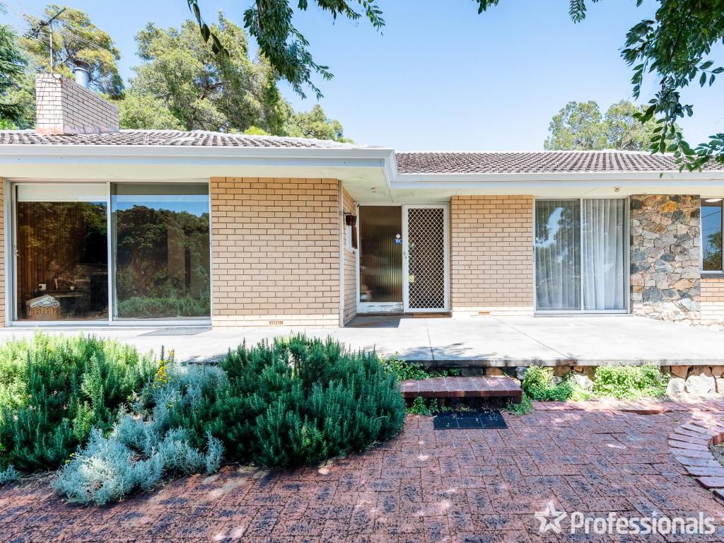 36 Benbullen Rd, Kalamunda, WA 6076