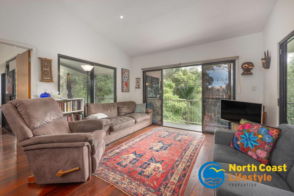 1 WARRAMBOOL RD, OCEAN SHORES, NSW 2483