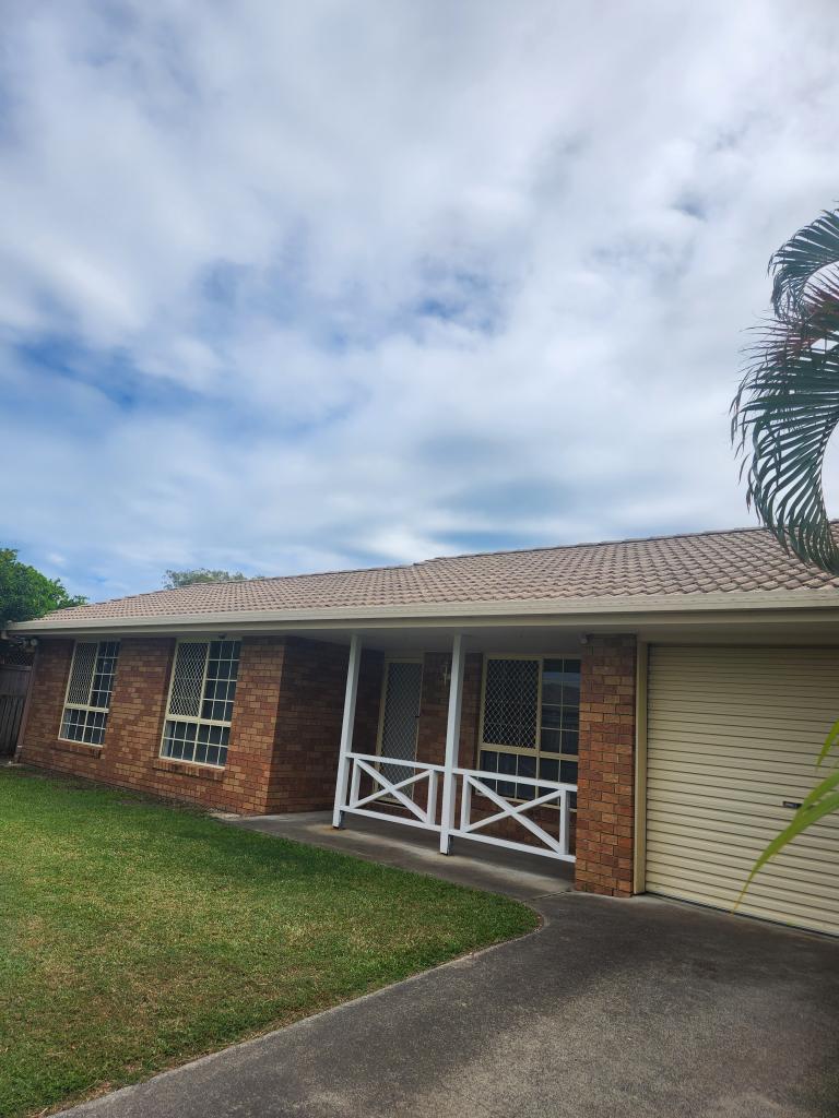 10 Twolyn St, Urangan, QLD 4655