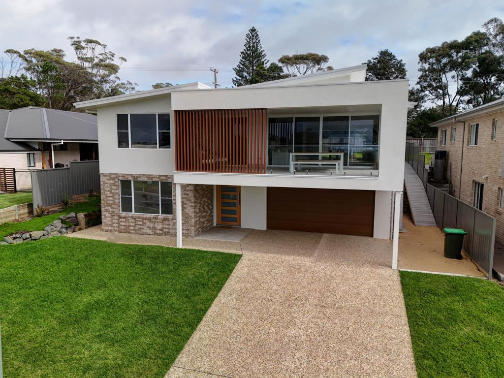 4 Silk Cres, Diamond Beach, NSW 2430