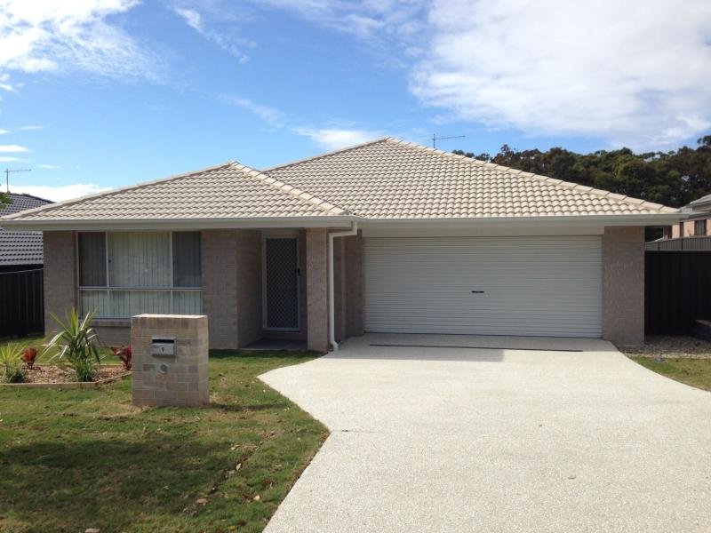 9 Seashore Pl, Sandy Beach, NSW 2456