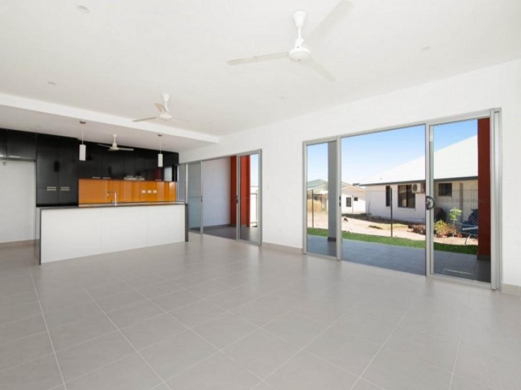 3/8 Angel Rd, Johnston, NT 0832