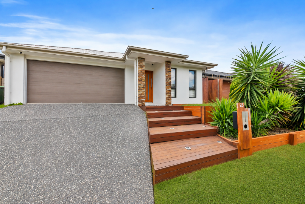25 Maudsley Cres, Collingwood Park, QLD 4301