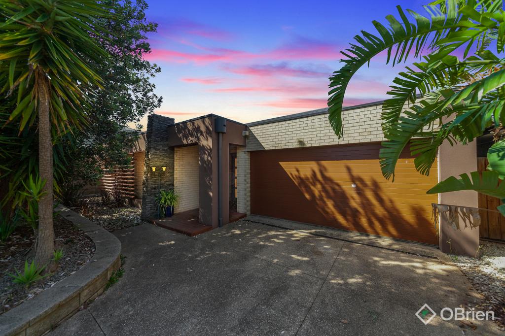 27 Chase Bvd, Berwick, VIC 3806